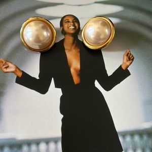 Vintage clip pearl and gold earrings